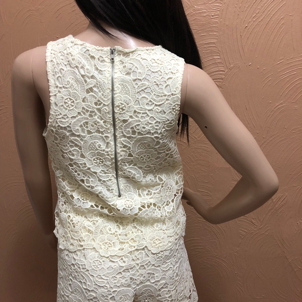 Lace romper - Picture 3 of 3
